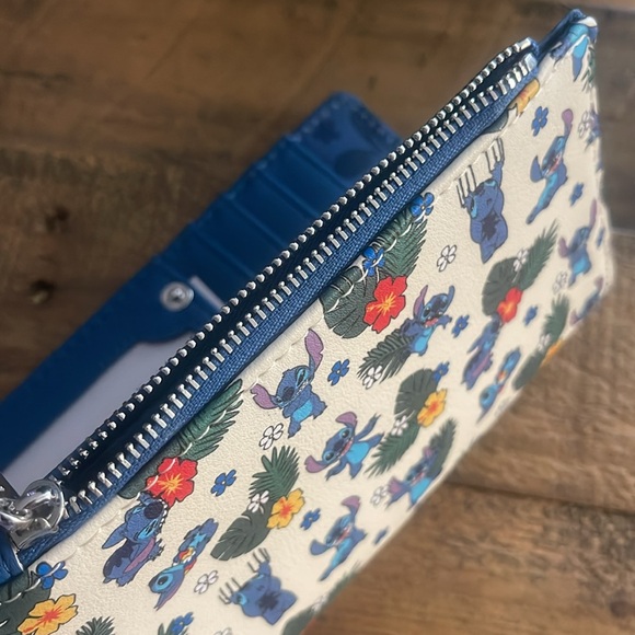 Lilio wallet loungefly brand new without tags - never used - Picture 3 of 4